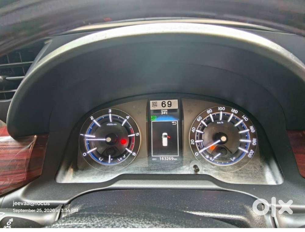 Toyota Innova Crysta 2.4 V 8 Str, 2016, Diesel