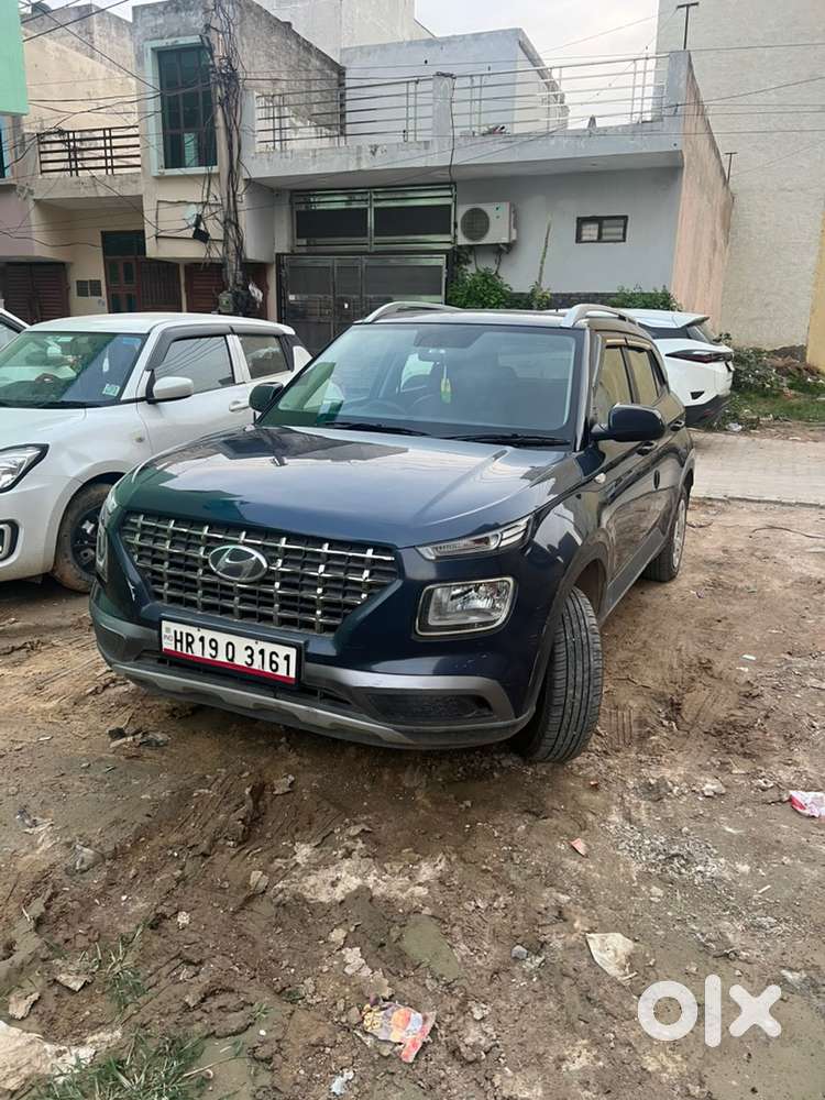 Hyundai Venue 2021 Petrol Well Maintained
