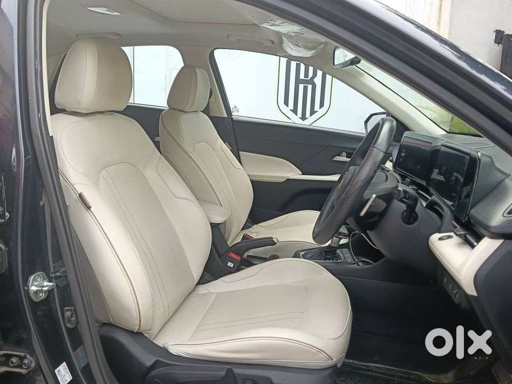 Hyundai Verna Sx (o) 1.5 Vtvt Ivt [2023 - 2026], 2024, Petrol
