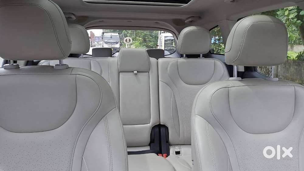 Mahindra Xuv700 2.0 Ax 7 Petrol At Luxury Pack Str, 2022, Petrol