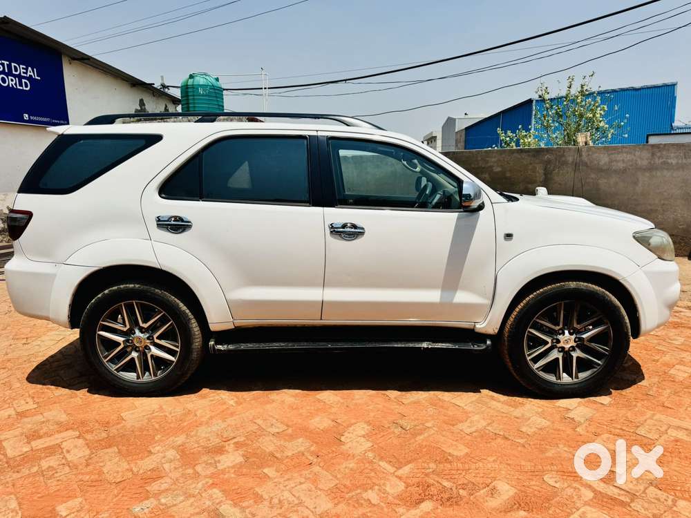Toyota Fortuner 3.0 4x4 Manual, 2011, Diesel
