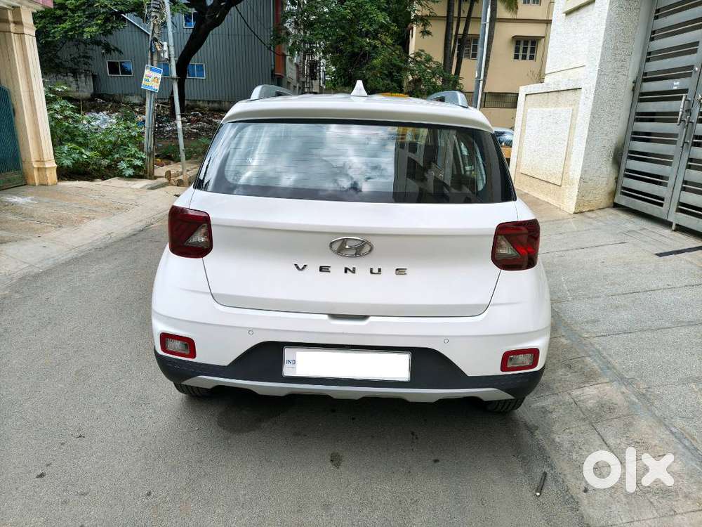 Hyundai Venue 1.2 Kappa S+ Mt Petrol – Stylish Compact Suv  6 Airbags
