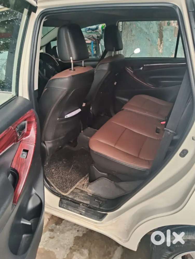 Toyota Innova Crysta 2017 Diesel Well Maintained