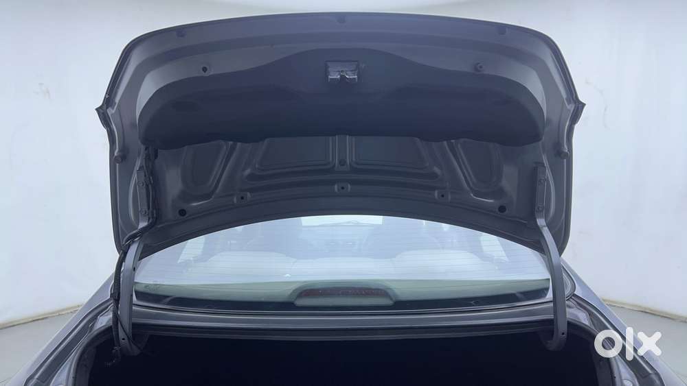 Hyundai Verna [2015-2018] Fluidic 4s 1.6 Vtvt Sx, 2016, Petrol