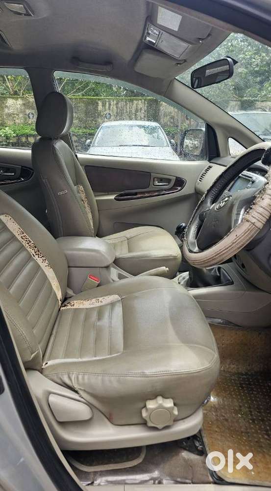 Toyota Innova 2.5 Vx 8 Seater Bs Iv, 2013, Diesel