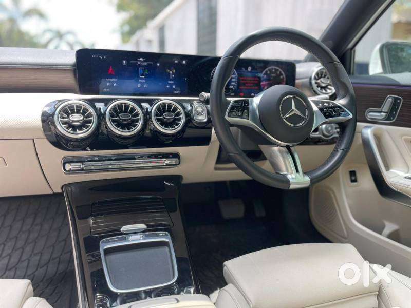 Mercedes-benz A-class Limousine 200, 2025, Petrol