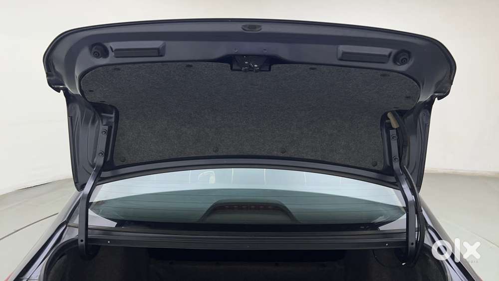 Honda City 1.5 V Mt, 2023, Petrol