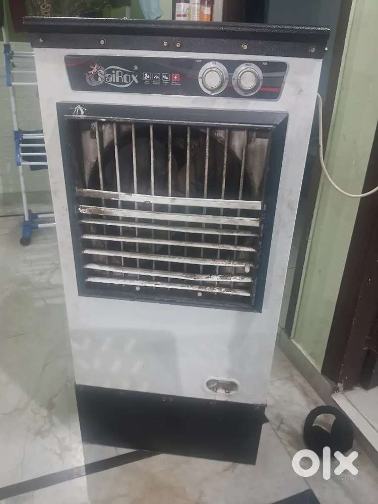 Cooler good condition slim body