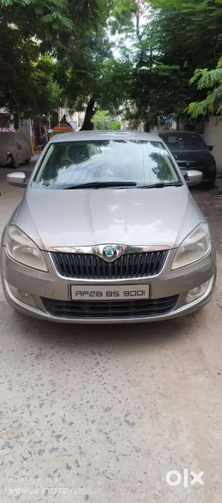 Skoda Rapid Elegance 2012