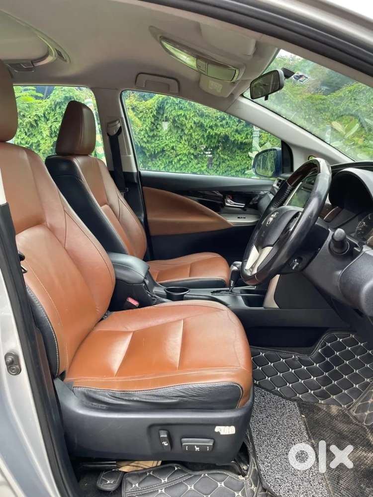 Toyota Innova Crysta 2.8 Zx At 7 Seater, 2016, Diesel