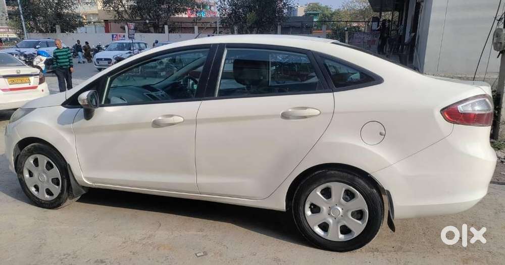 Ford Fiesta 1.5 Trend Petrol At, 2012, Petrol