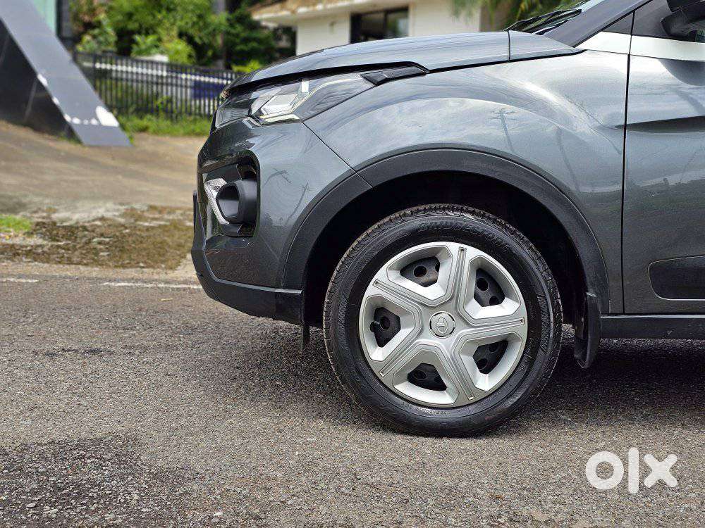 Tata Nexon 1.2 Revotron Xm (s), 2023, Petrol