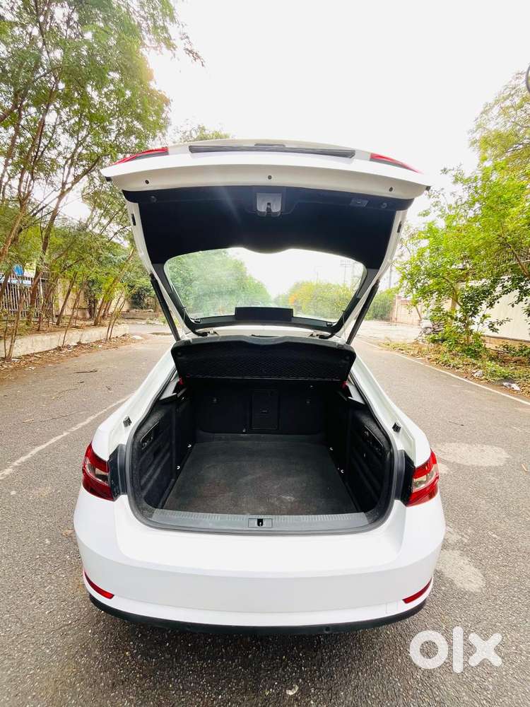 Skoda Superb Lk 1.8 Tsi At, 2019, Petrol