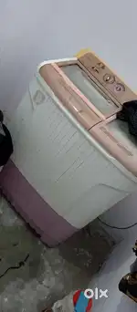 7 kg ki washing machine hai Godrej company ki