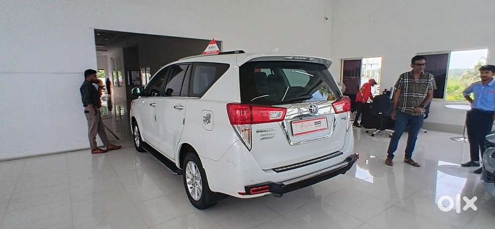 Toyota Innova Crysta 2.4 G Mt, 2023, Diesel