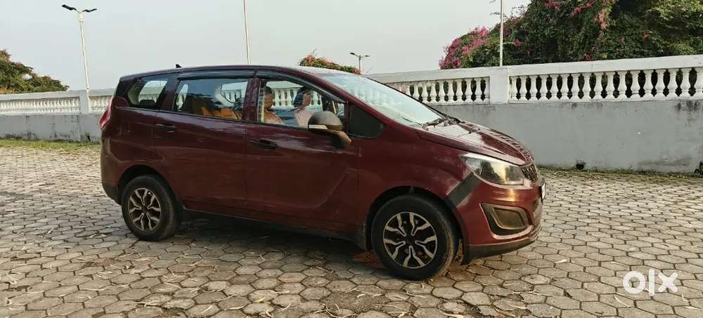 Mahindra Marazzo Diesel 2019