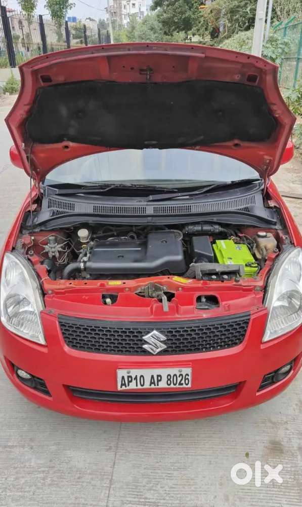 Maruti Suzuki Swift 1.2 Glory 2012