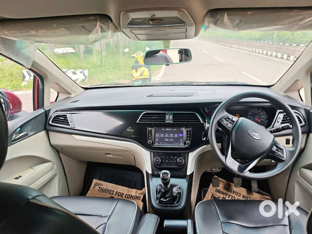 Mahindra Marazzo M6 2020