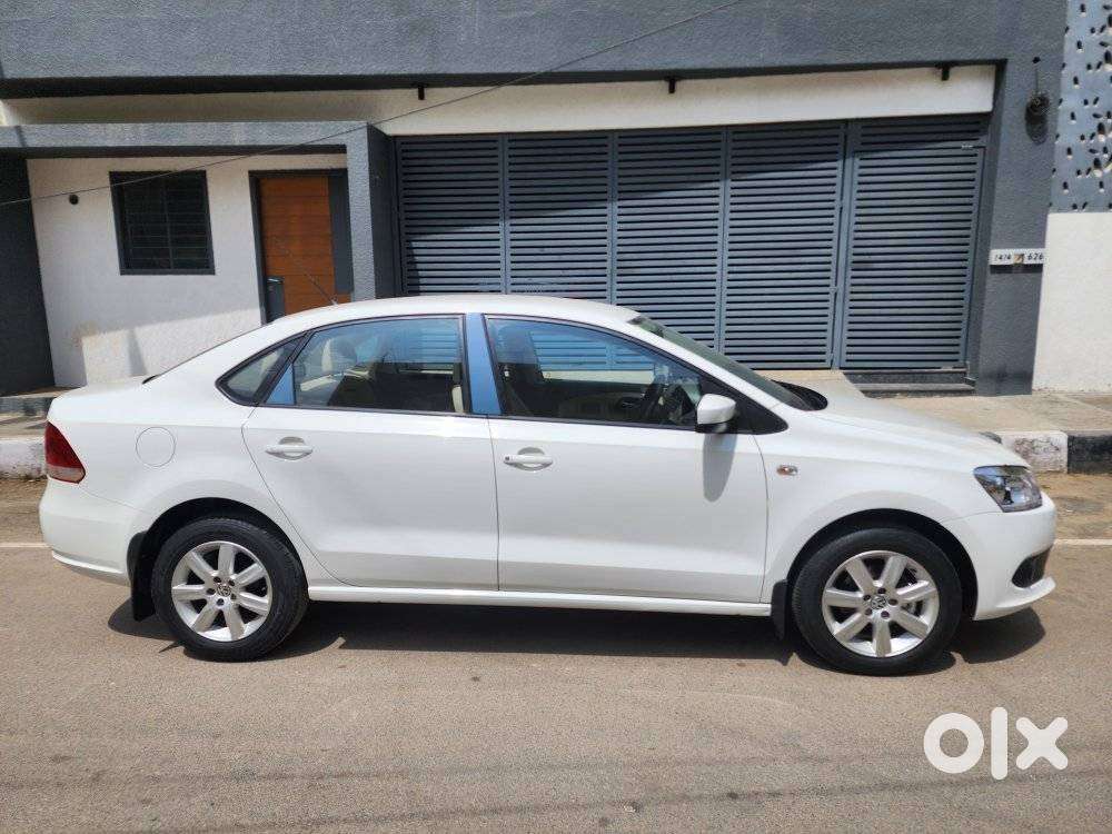 Volkswagen Vento 2010-2013 Petrol Highline, 2011, Petrol