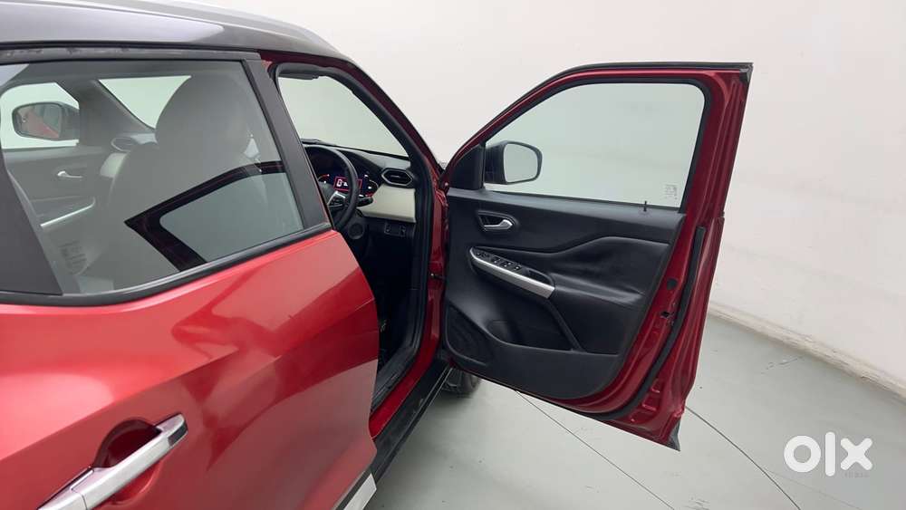 Nissan Magnite 1.0 Xv Dual Tone, 2023, Petrol