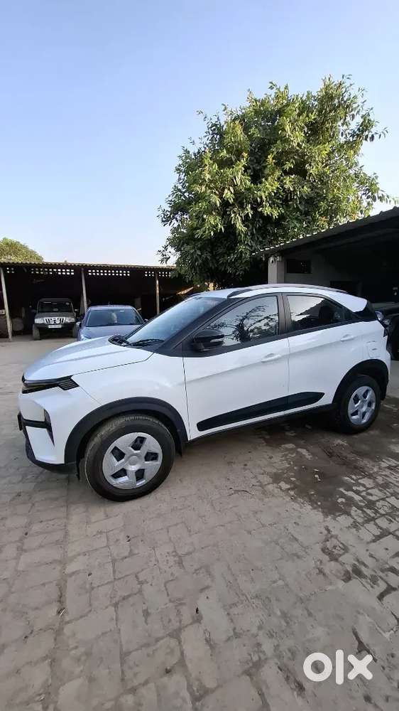 Tata Nexon Pure Plus 2025 Diesel 12000 Km Driven Automatic