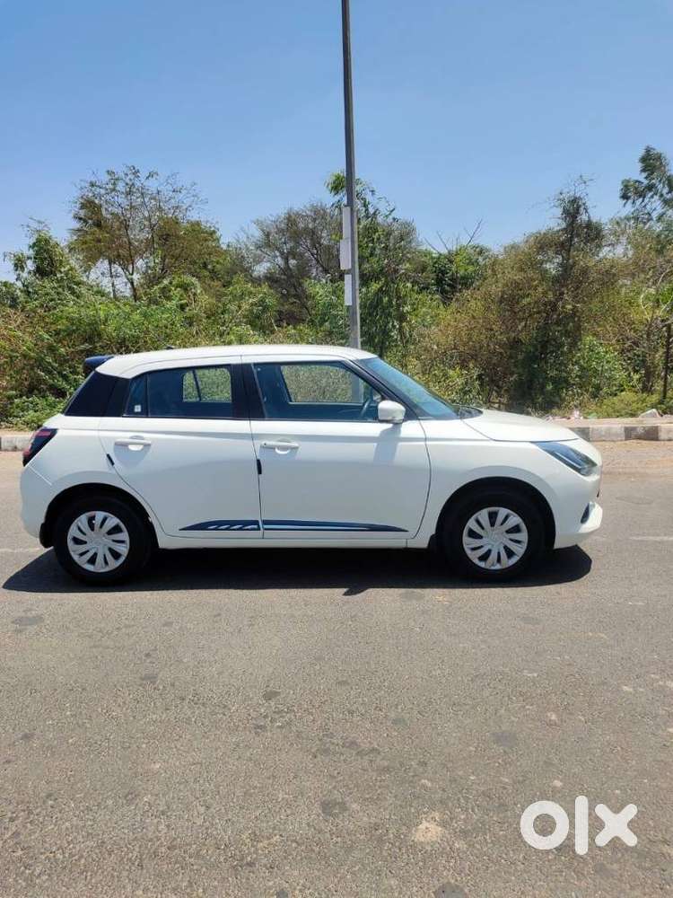 Maruti Suzuki Swift Vxi + Manual, 2025, Petrol