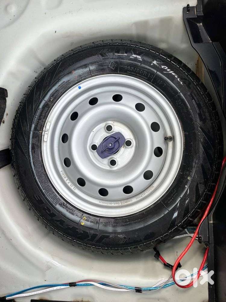 Maruti Suzuki Swift Lxi Optional-o, 2023, Petrol