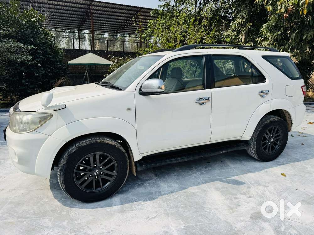 Toyota Fortuner 3.0 4x4 Manual, 2011, Diesel