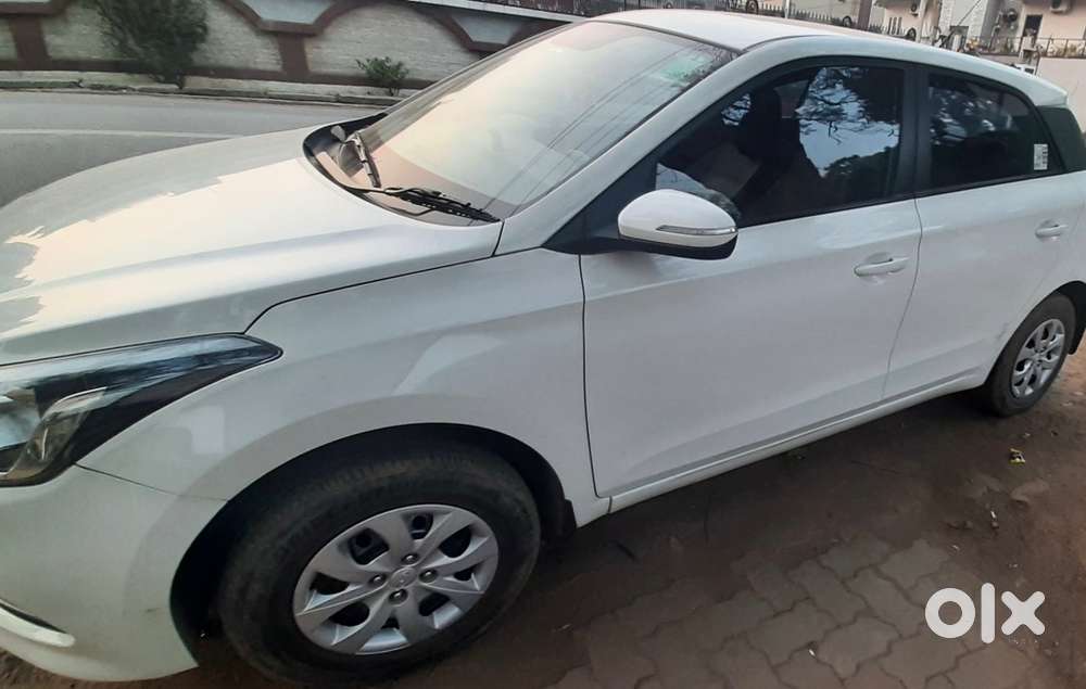 Hyundai I20 2017 Petrol 32000 Km Driven
