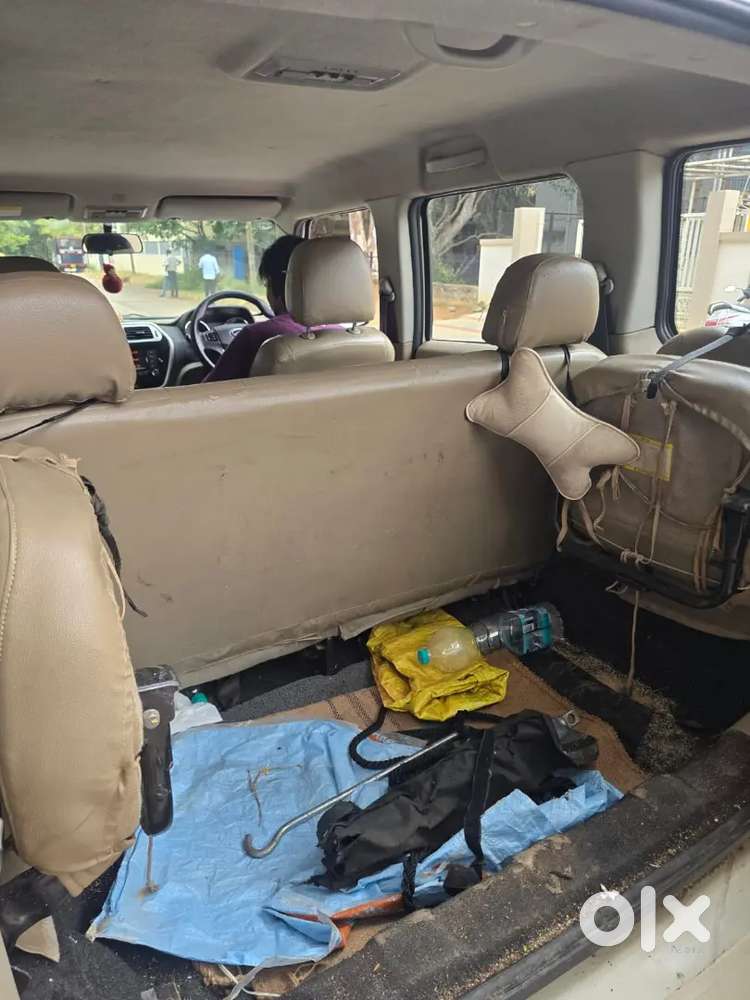 Mahendra Tuv 300