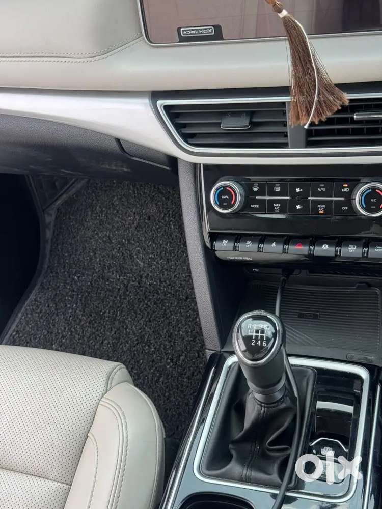 Mahindra Xuv700 2023 Diesel Well Maintained