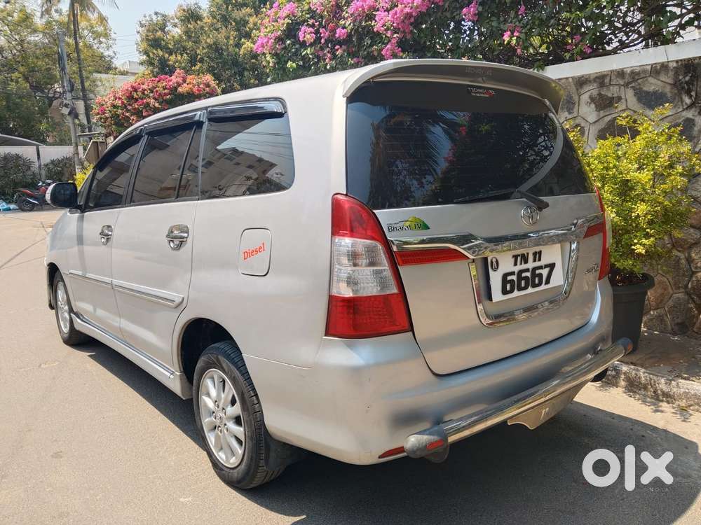 Toyota Innova 2.5 Vx 8 Seater Bs Iv, 2012, Diesel