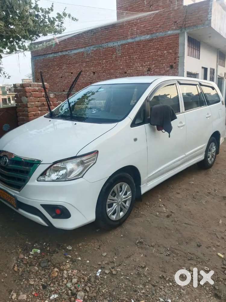 Toyota Innova 2014