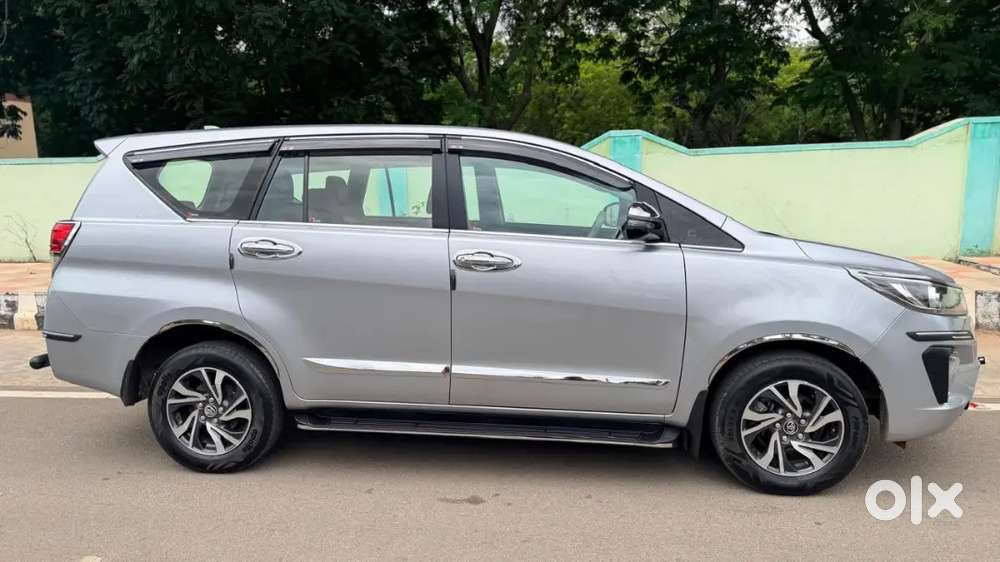 Toyota Innova Crysta 2021 8 Setter  G Version
