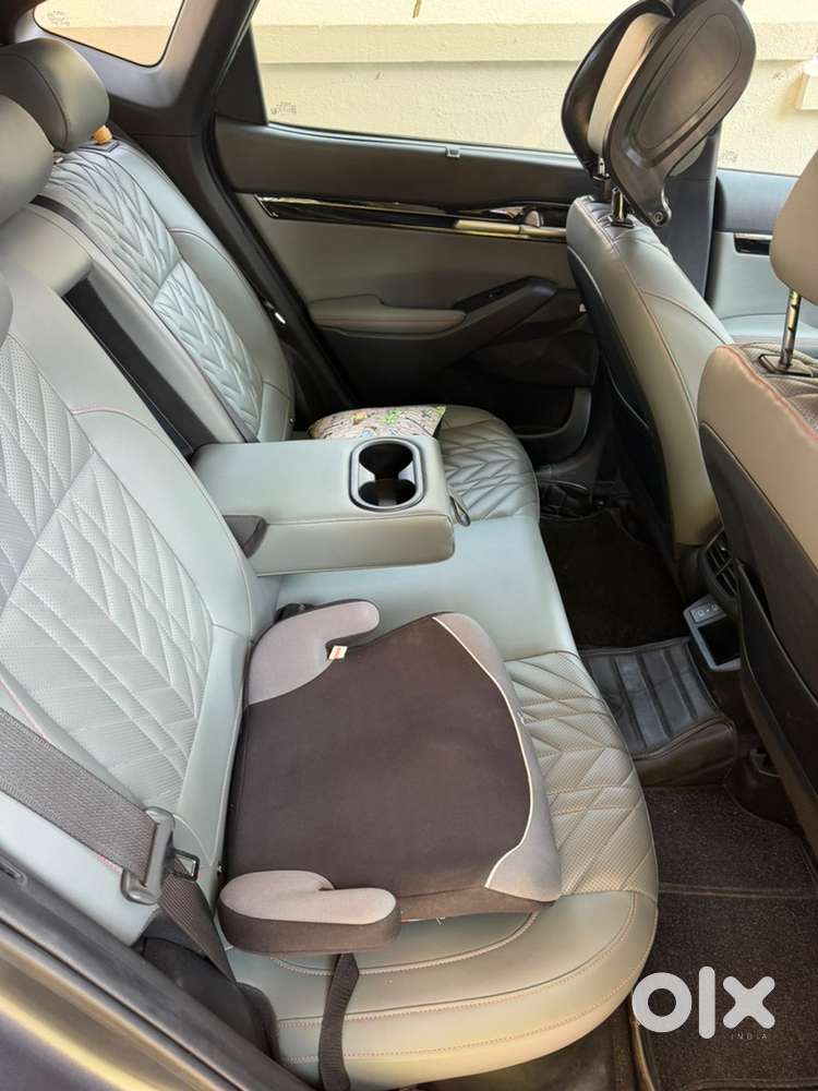 Kia Seltos Petrol 2025 X-line