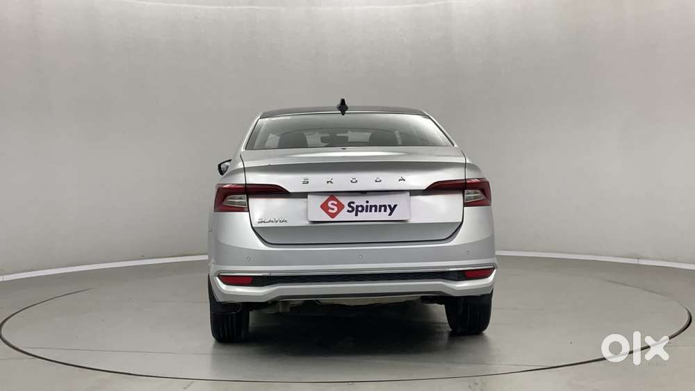 Skoda Slavia Style 1.0l Tsi At, 2022, Petrol
