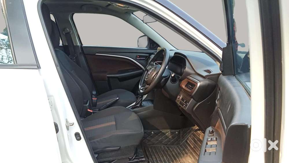 Maruti Suzuki Brezza 1.5 Zxi At Smart Hybrid, 2022, Petrol