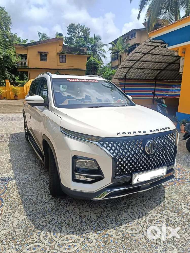 Mg Hector Plus 2023 Year Sharp