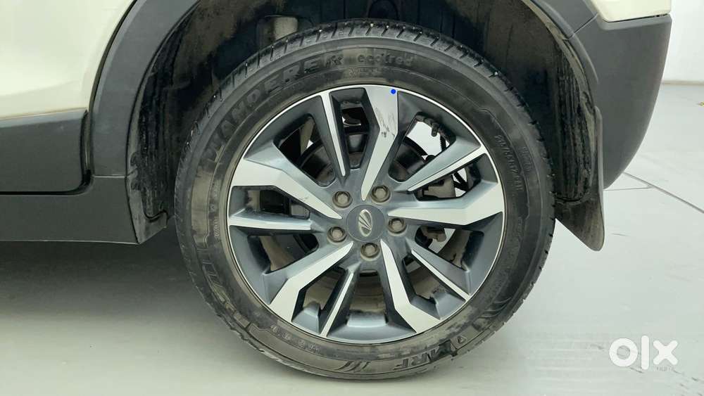 Mahindra Xuv300 W8 (o) 1.5 Diesel Amt, 2021, Diesel