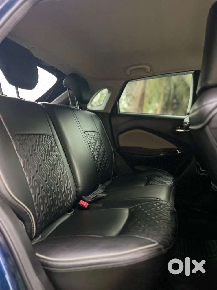 Toyota Glanza 1.2 V Amt, 2023, Petrol