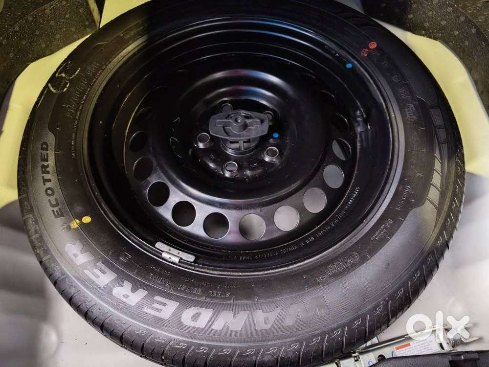 Maruti Suzuki Brezza 1.5 Vxi At Smart Hybrid, 2023, Petrol