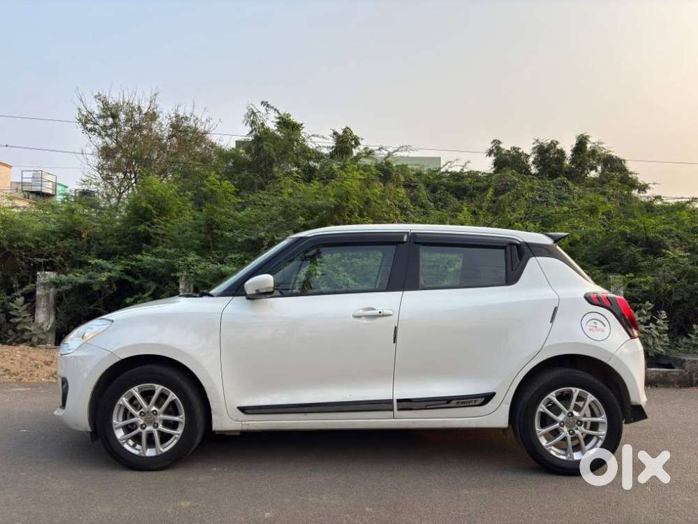 Maruti Suzuki Swift 2018 Zxi, 2022, Petrol