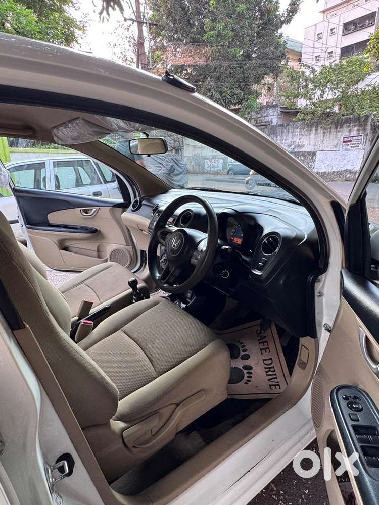 Honda Brio Vx I-vtec Mt 2016  1st Owner  72,880km  Well Maintained