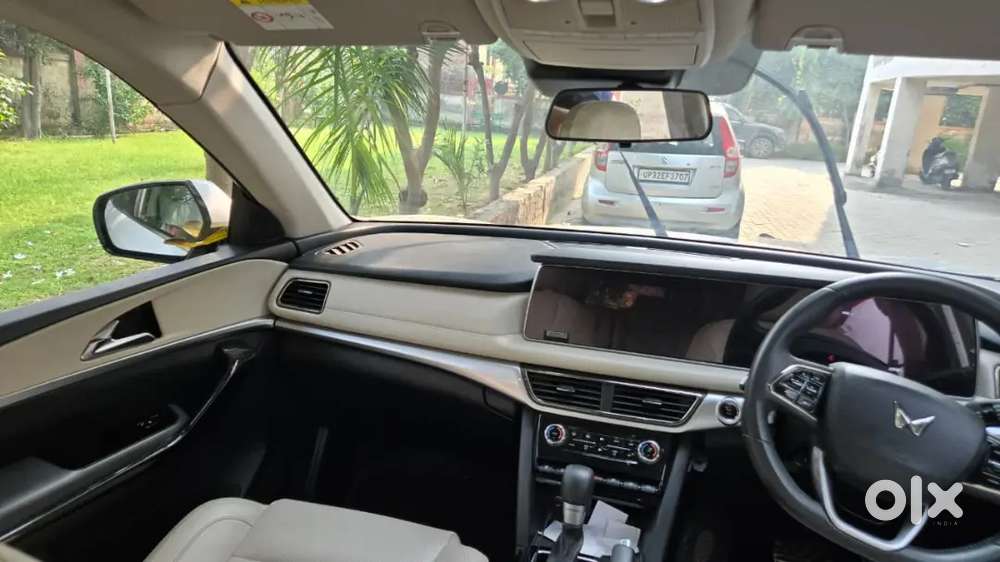 Mahindra Xuv700 2024 Diesel At Well Maintained