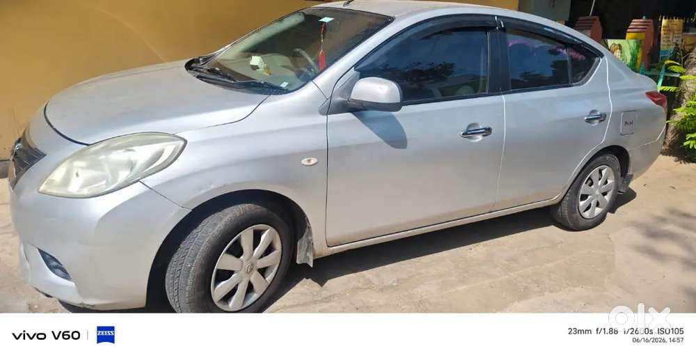 Nissan Sunny 2011