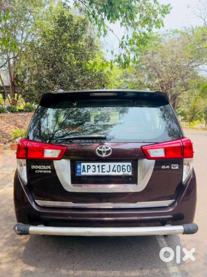 Toyota Innova Crysta 2.4 V 8 Str, 2018, Diesel