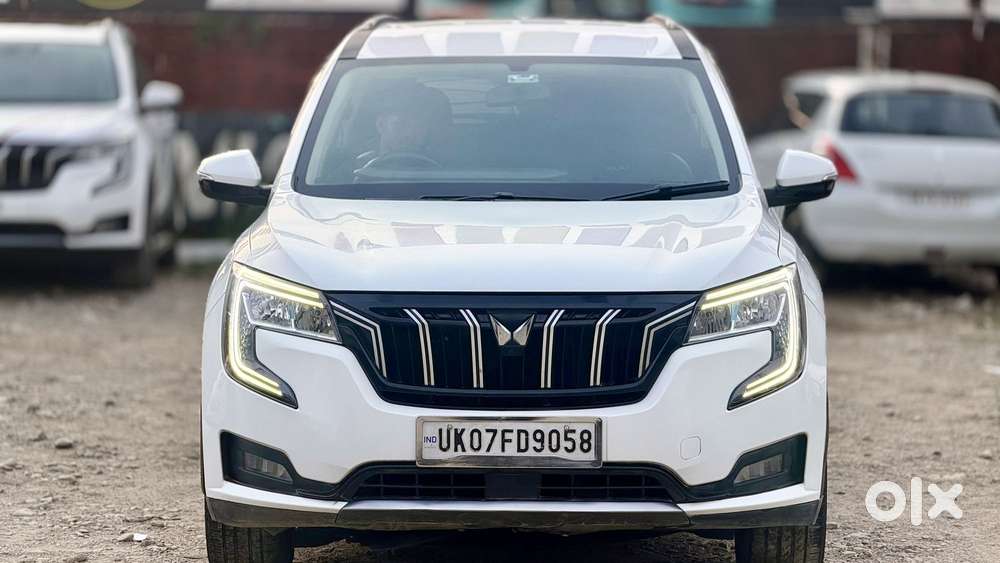 Mahindra Xuv700 2.0 Ax 3 Petrol Mt 5 Str, 2022, Petrol