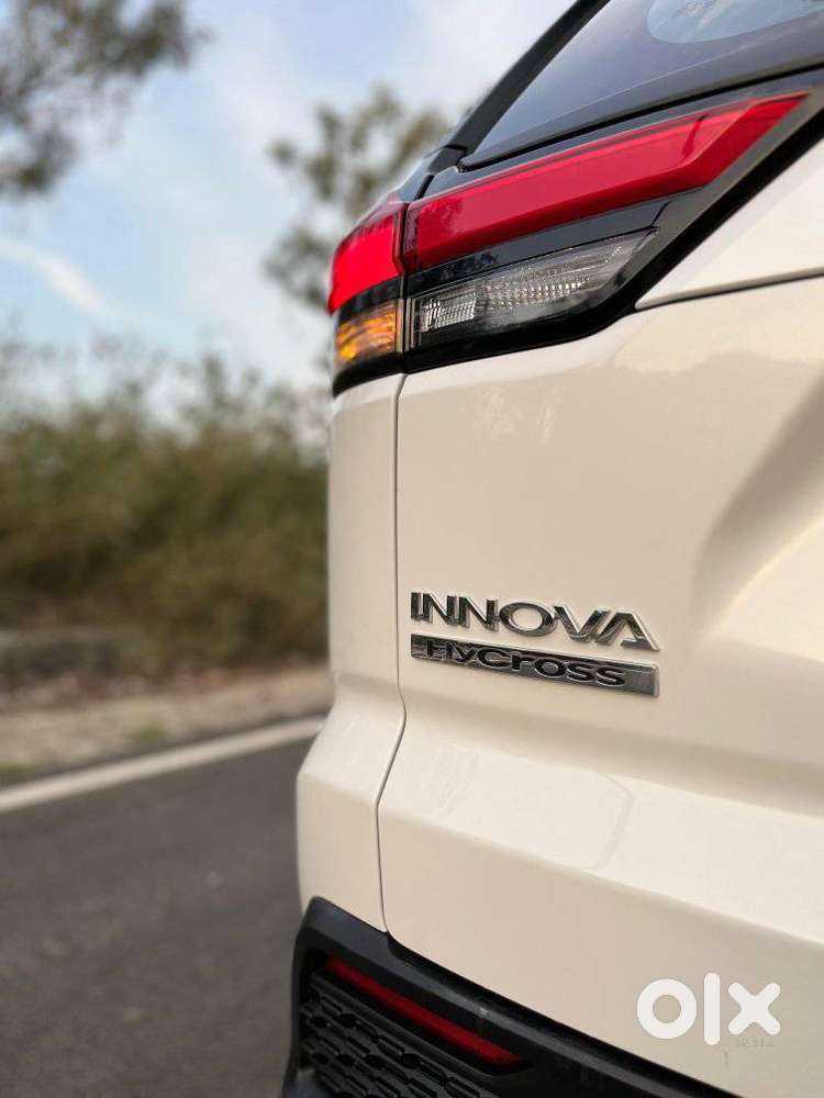 Toyota Innova Hycross 2.0 Gx 8 Str, 2025, Petrol