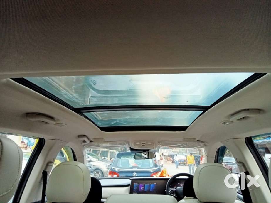 Mahindra Xuv700 Ax7 Luxury Pack Awd, 2023, Petrol
