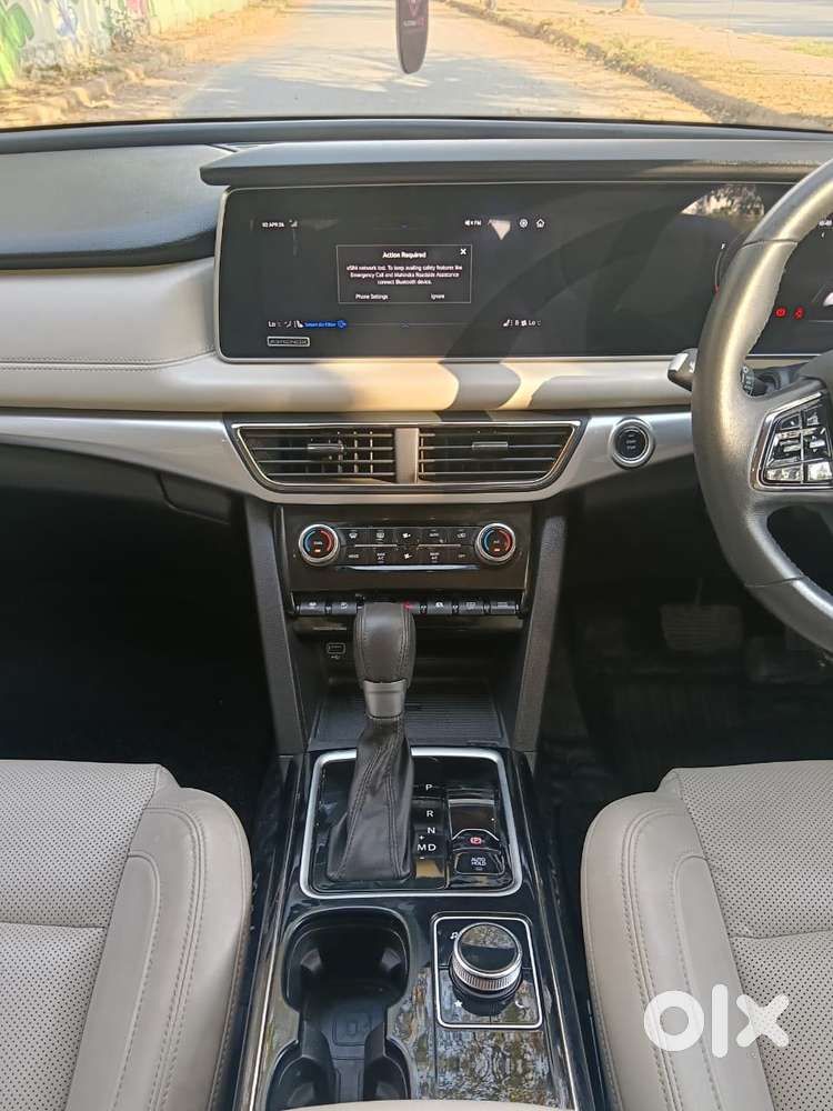 Mahindra Xuv700 2.2 Ax 7 Diesel At Luxury Pack Str, 2025, Petrol